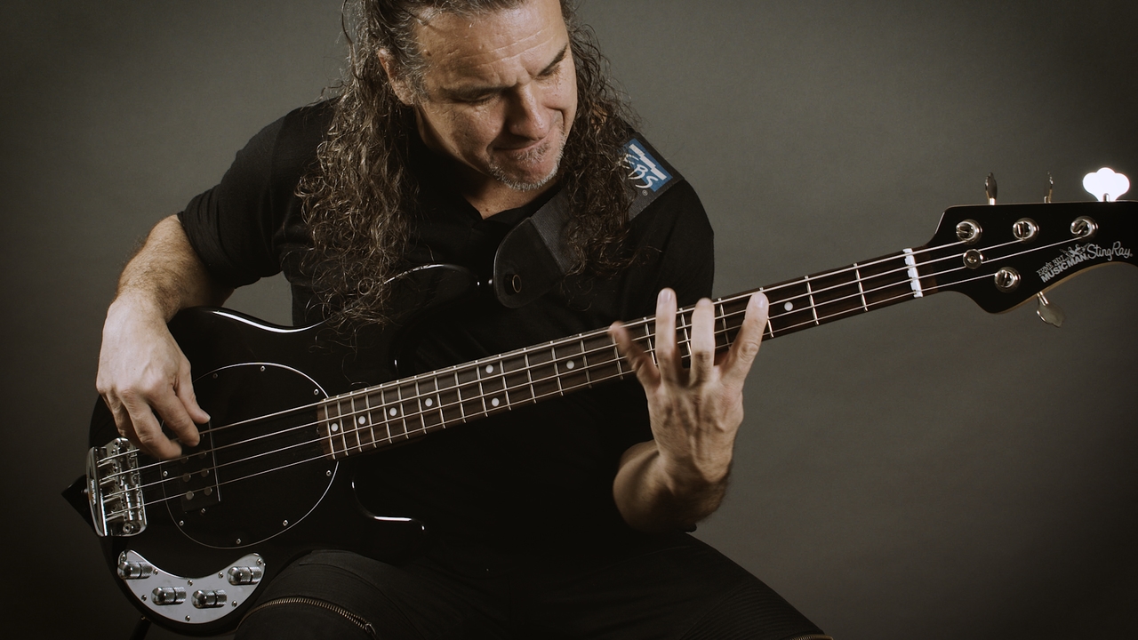 Cómo crear una linea de bajo Metal