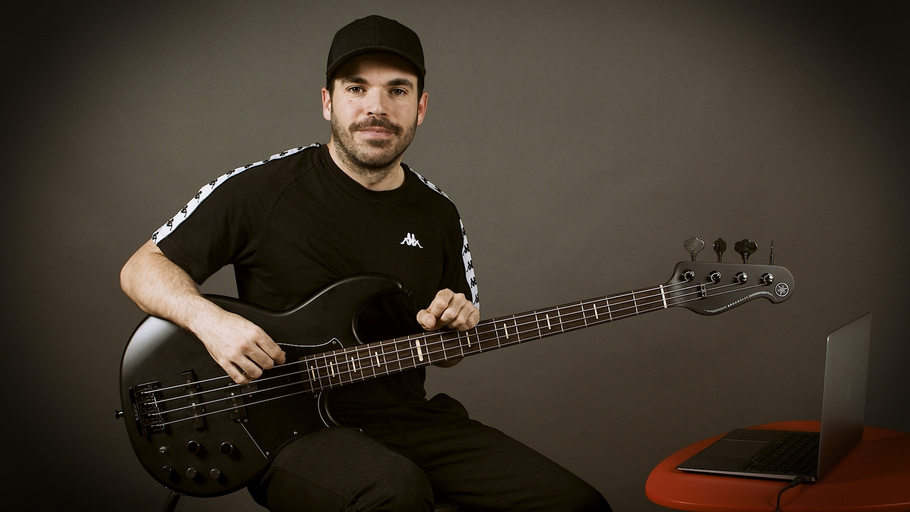 #115: Línea con 9as y 10as en Em